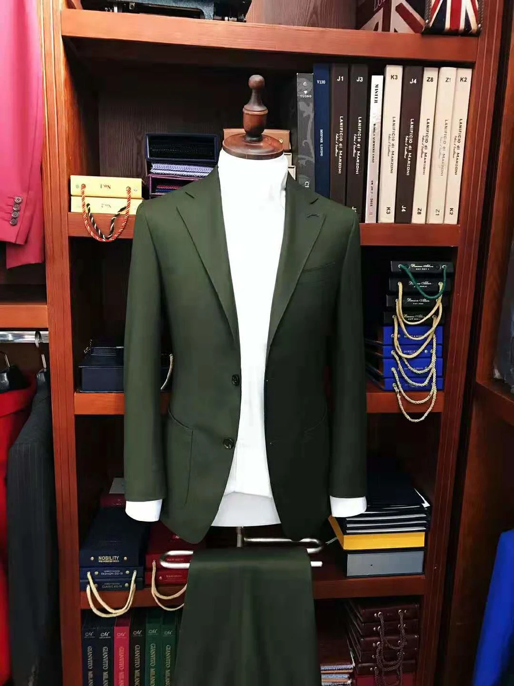 Bespoke Tailor Suit Apparel Custom Man Wedding Suits Made to Measure Dress Men Suit